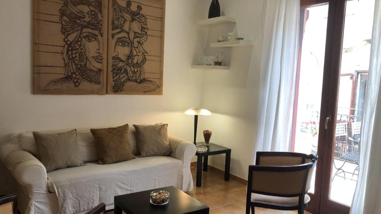 Penthouse Luxury Quattro Canti Apartment