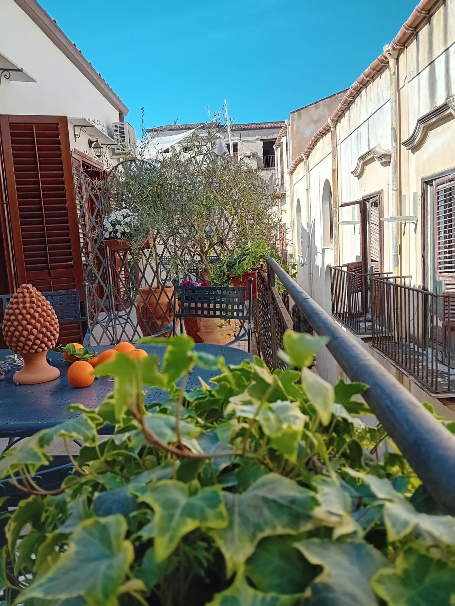 Penthouse Luxury Quattro Canti Apartment *