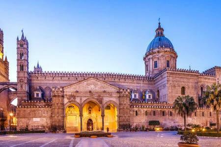 Penthouse Luxury Quattro Canti Apartment Palermo